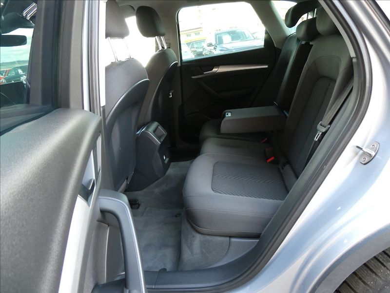 Audi Q5 2,0 TDi 120kW quattro,po servi - fotka 24 z 46