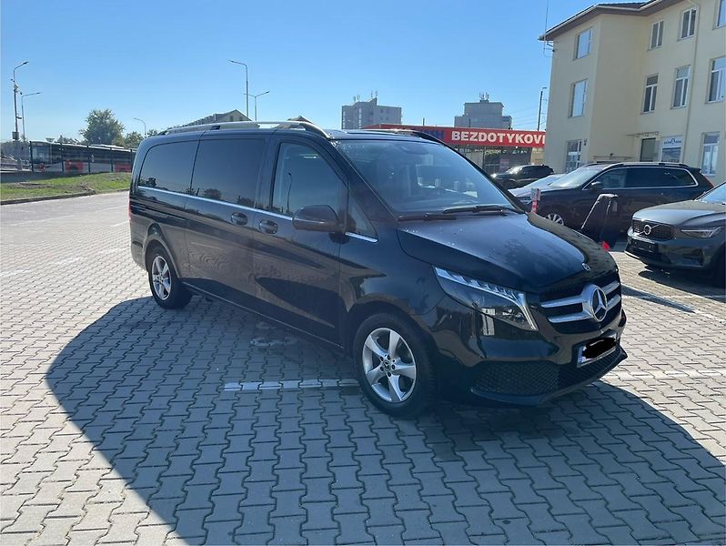 Mercedes-Benz Třídy V (2023) Mercedes-Benz V300d 4MATIC XL - fotka 1 z 11