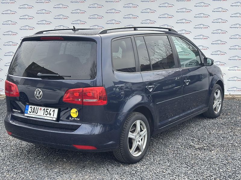 Volkswagen Touran (2013) 2.0TDI, 103kW. DSG, 7míst - fotka 8 z 16