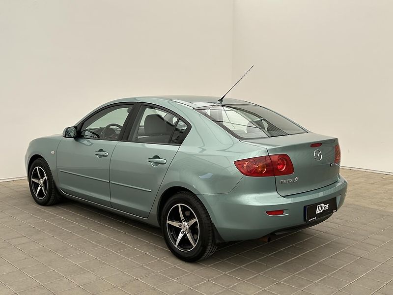 Mazda 3 1.6 i . - fotka 3 z 22