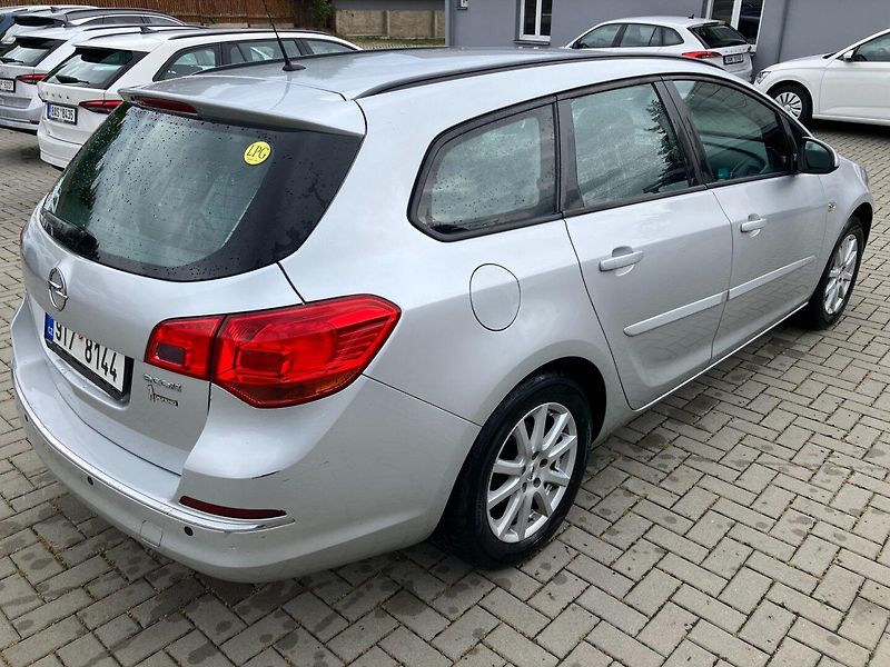 Opel Astra (2015) 1.4T 103kW LPG SPORTS TOURER - fotka 5 z 27