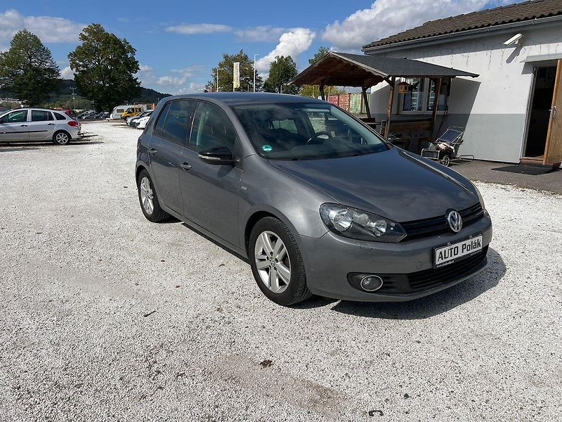 Volkswagen Golf 1.4 16V - fotka 2 z 15
