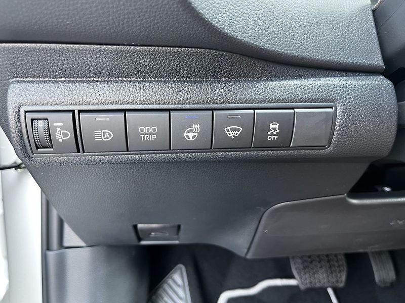 Toyota Corolla SD 1.8 Hybrid ODBĚR ihned - fotka 29 z 33