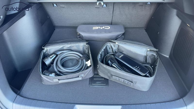 BYD Seal U Seal U DM-i PHEV Boost 160 kW  - fotka 8 z 40