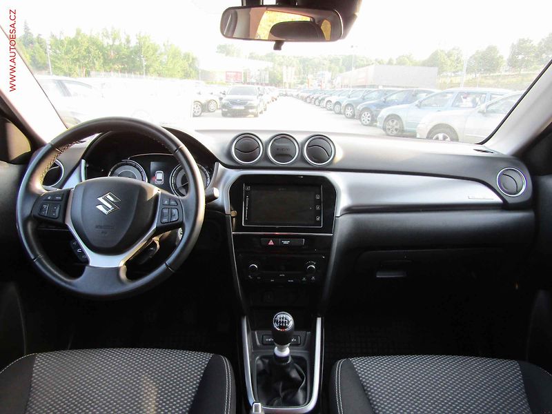 Suzuki Vitara (2021) 1.4 BoosterJet 4x4, 1.maj,ČR - fotka 8 z 21