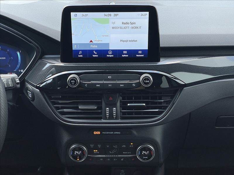 Ford Kuga 2,0 EcoBlue AWD A8 ST-Line X - fotka 11 z 23
