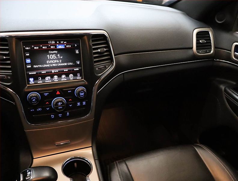 Jeep Grand Cherokee (2015) 3.6 V6, 4X4, Automat, Kůže - fotka 8 z 23