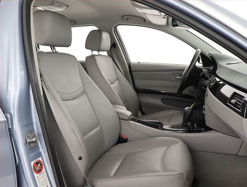 BMW Řada 3 (2011) 330 d xDrive, 4X4, Automat - fotka 9 z 20