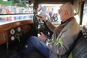 Vystěhovávání vozů pana Příhody z muzea Praga ve Zbuzanech
