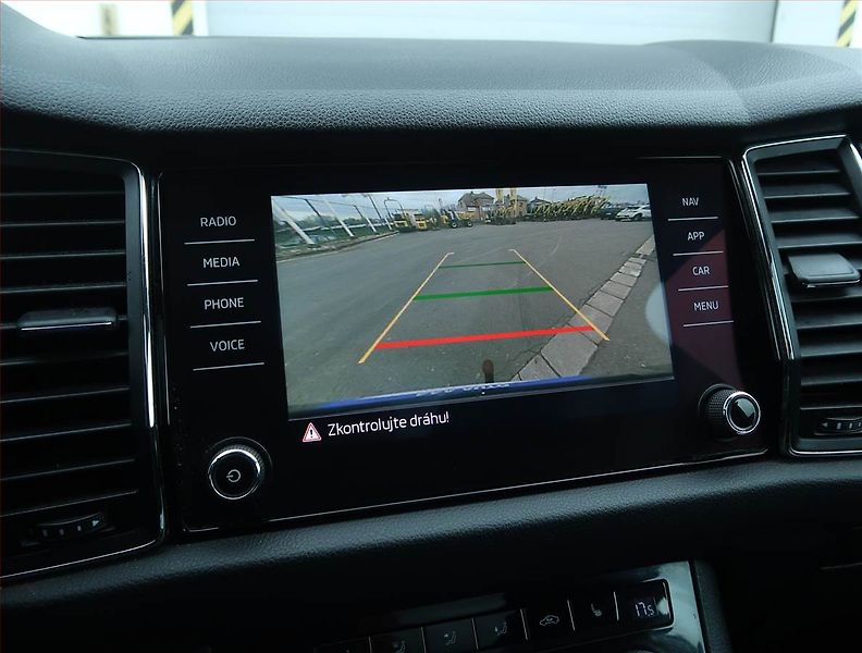 Volkswagen Multivan (2010) Comfortline 2.0 TDI 4Motion - fotka 17 z 18