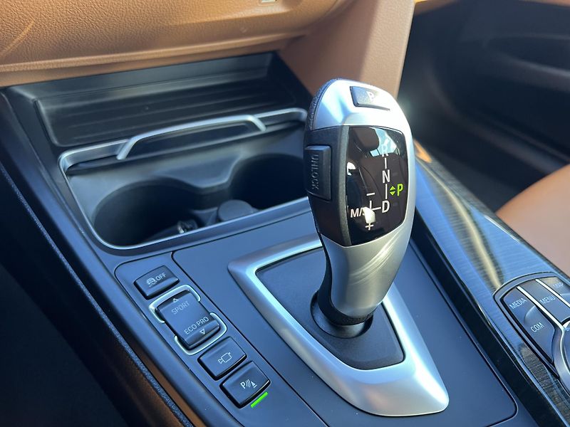 BMW Řada 3 (2019) GT 140kW xDrive - fotka 22 z 33