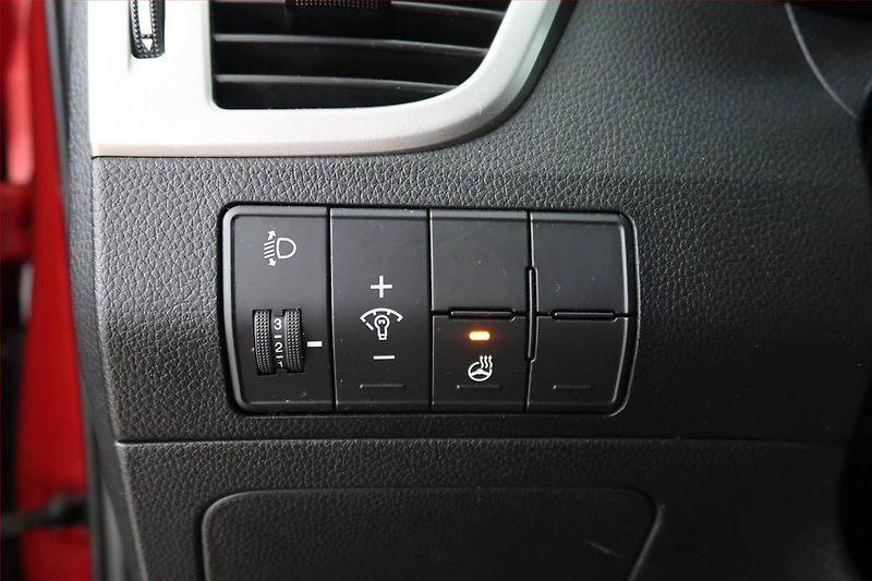 Hyundai i30 (2016) 1.6 MPI, Tempomat - fotka 16 z 18