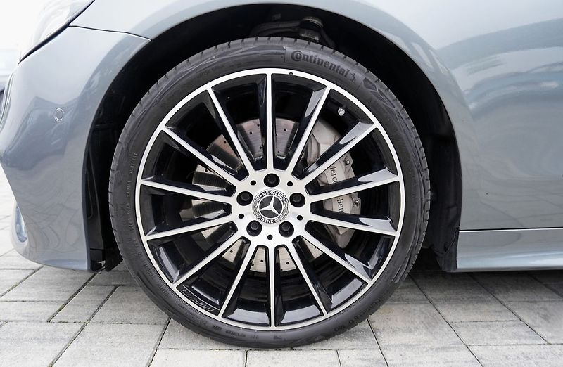 Mercedes-Benz Třídy E E 450 AMG 4Matic+, 370PS - fotka 13 z 43