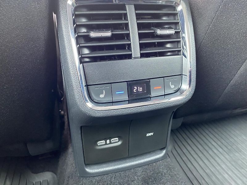 Škoda Octavia Scout 2,0 TDI 110 kW 4x4 DSG - fotka 24 z 28