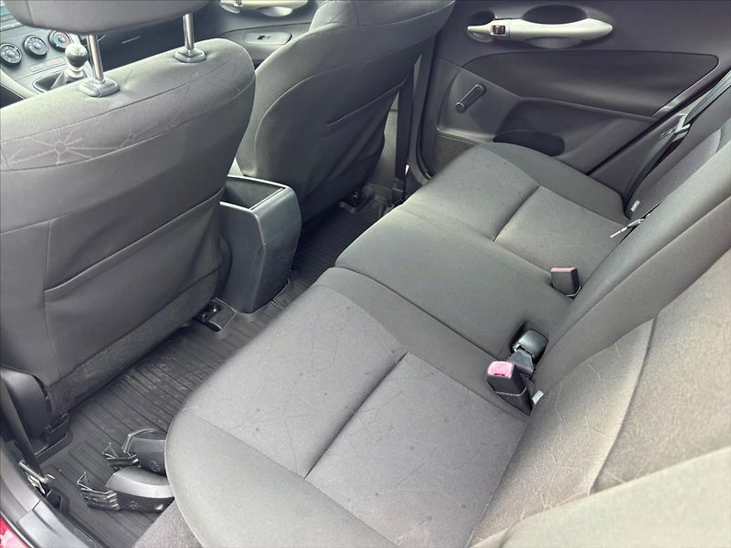 Toyota Auris 1,3 VVT-i  CZ alu kola - fotka 16 z 17