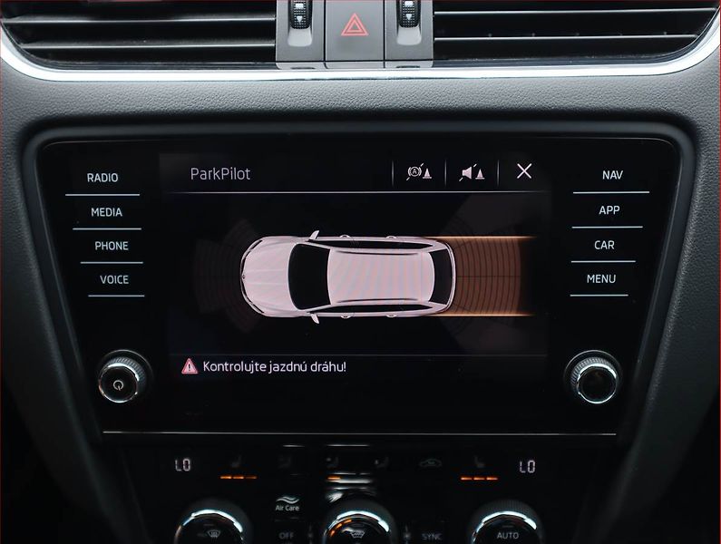 Škoda Octavia (2019) 2.0 TDI, Automat, Navi - fotka 17 z 23