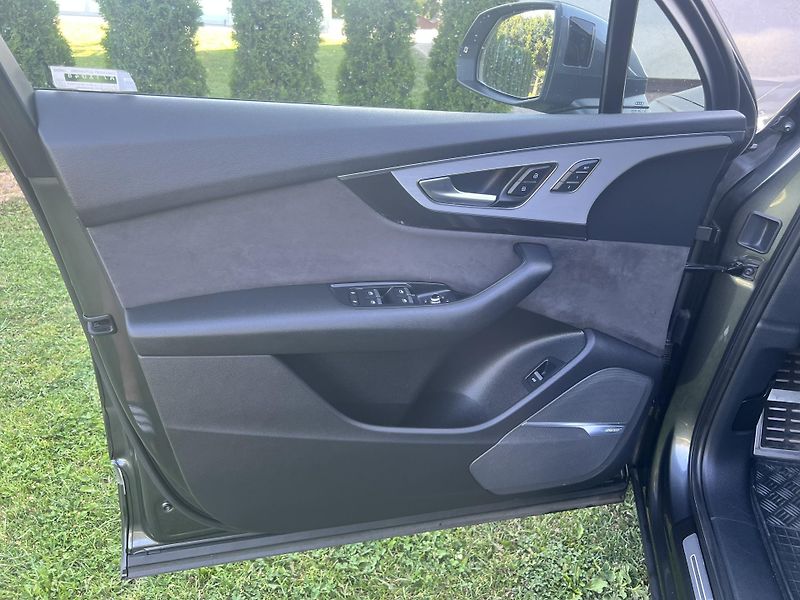 Audi Q7 3.0TDI 200KW,S-LINE,VZDUCH,TZ - fotka 13 z 52