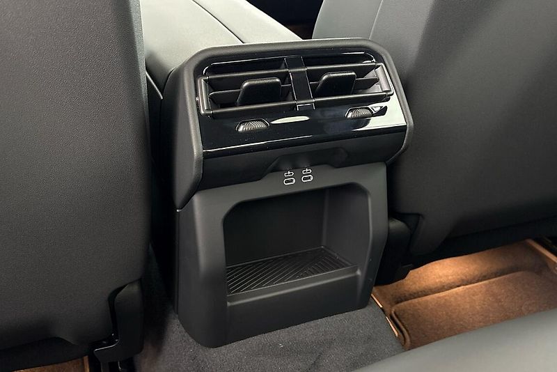 BMW Řada 5 řady 5 | 520d xDrive - fotka 22 z 24