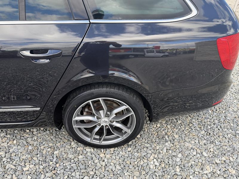 Škoda Superb 2.0TDi 170PS 6R 4x4 0% KOROZE! - fotka 33 z 157