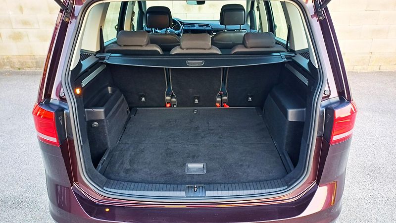 Volkswagen Touran 2.0 TDI 110kW HIGHLINE - fotka 14 z 50