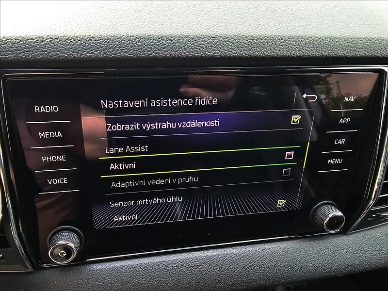 Škoda Karoq 1,5 TSi 110 KW DSG STYLE+ KŮŽE - fotka 26 z 49