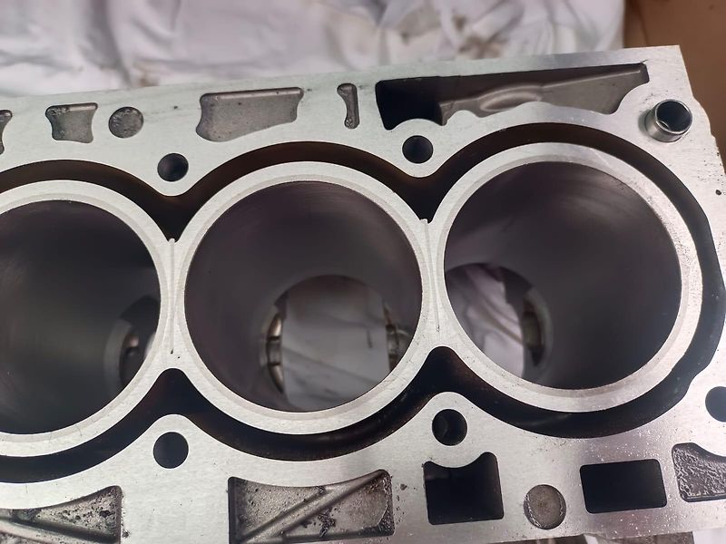 Ford S-MAX 1.5 i Navi Parkovací senzory  - fotka 35 z 37