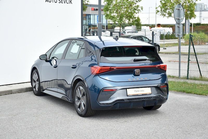Cupra Born (2021) 150 KW 58kWh Baterka - fotka 11 z 28