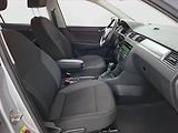 Škoda Rapid (2014) Style 1.6 TDI, Automat - náhled 9