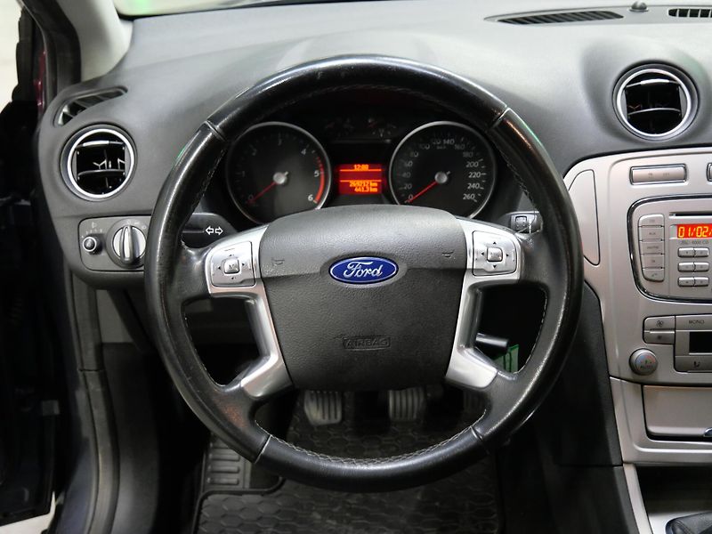 Ford Mondeo - fotka 13 z 19