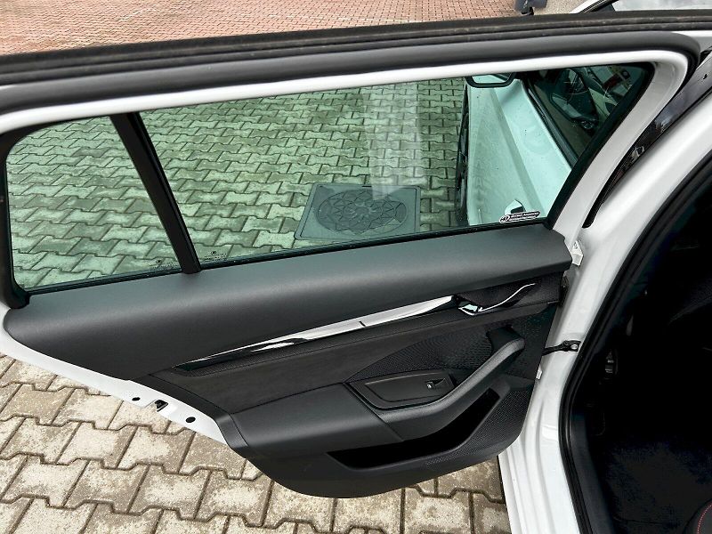 Škoda Octavia (2024) Combi 2.0 TDI 147kW DSG 4x4 RS - fotka 27 z 35
