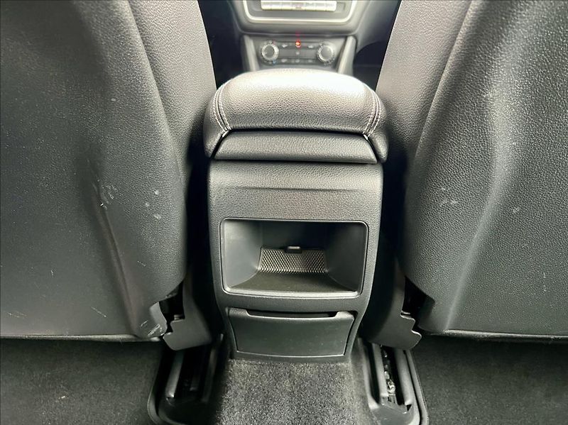 Mercedes-Benz Třídy A 180 d Sport automat - fotka 38 z 45