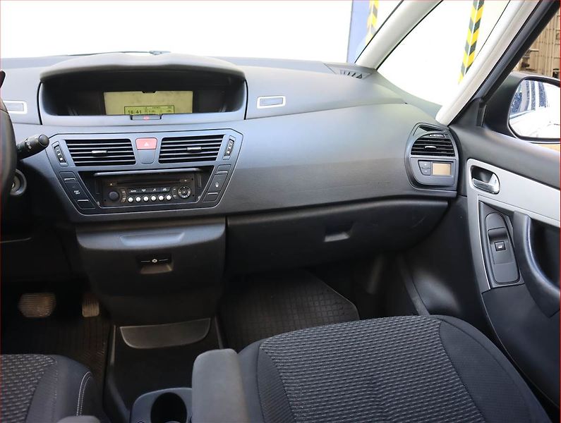 Citroën C4 Picasso (2012) 1.6 HDi, Automat, 7 míst - fotka 8 z 19