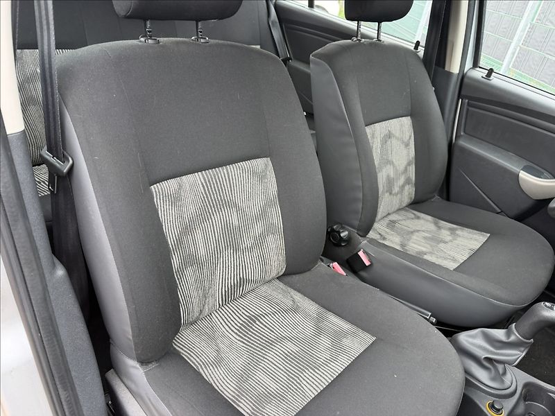 Dacia Sandero 1.4 - fotka 12 z 12