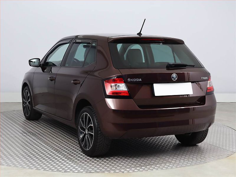 Škoda Fabia (2016) Style 1.2 TSI, Park. senzory - fotka 4 z 16