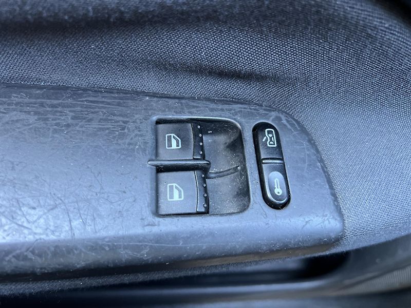 Škoda Octavia 1.9TDi 81kw ALU KLIMA - fotka 13 z 34