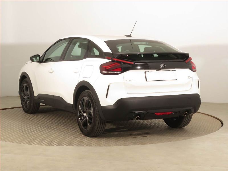 Citroën C4 (2022) Feel 1.2 PureTech, Serv.kniha - fotka 4 z 17
