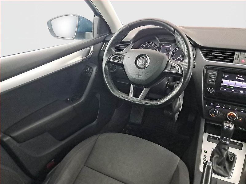 Škoda Octavia (2015) Elegance 2.0 TDI, 4X4 - fotka 7 z 19