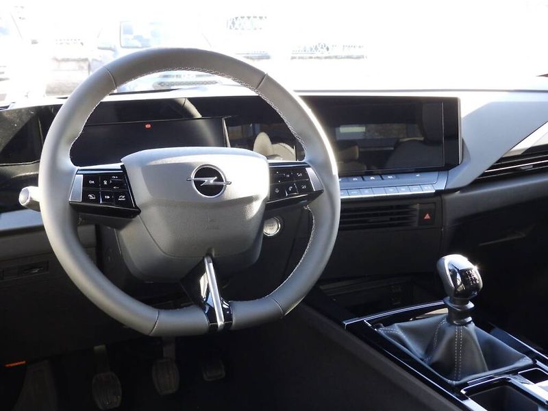 Opel Astra (2026) Edition HB 1.2 TURBO (96kW) - fotka 15 z 30