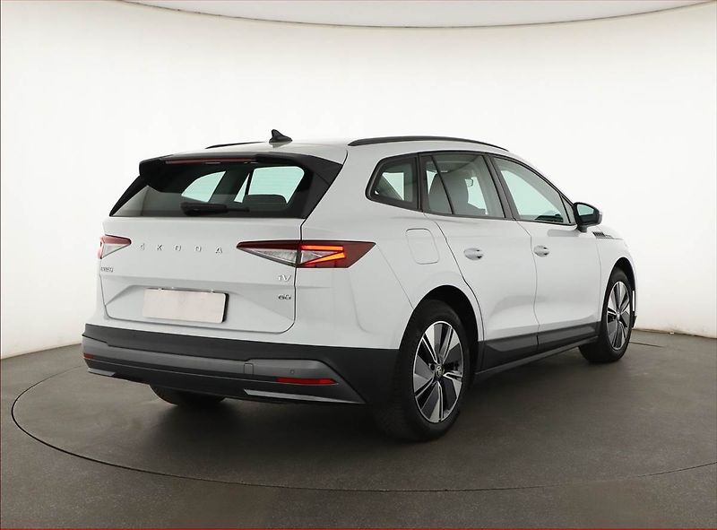 Škoda Enyaq (2022) 60 (62 kWh), SoH 92% - fotka 5 z 21