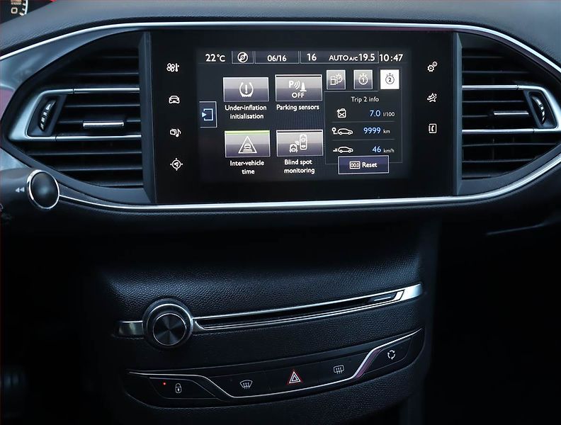 Peugeot 308 (2014) 1.6 THP, Navi, Tempomat - fotka 12 z 15