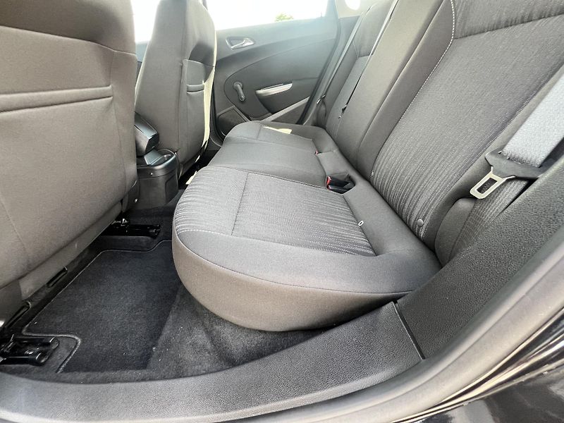 Opel Astra 1.4i 16v KAMERA TEMPOMAT ALU - fotka 26 z 42