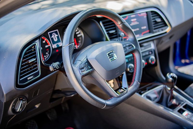 Seat Leon (2019) Koupeno nové v ČR / 1. maj. - fotka 2 z 21