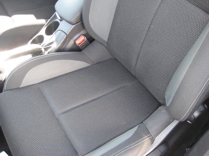 Citroën C4 1.6 HDi NEHAVAROVÁNO-DPH-ČR !! - fotka 17 z 28
