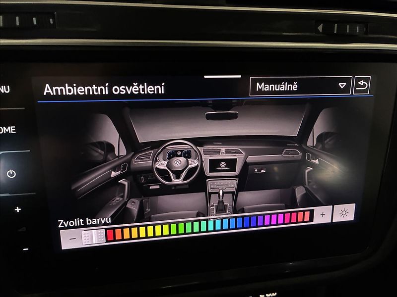 Volkswagen Tiguan Allspace 2,0 4 MOTION,TAŽNÉ,KAMERA 360 - fotka 25 z 34