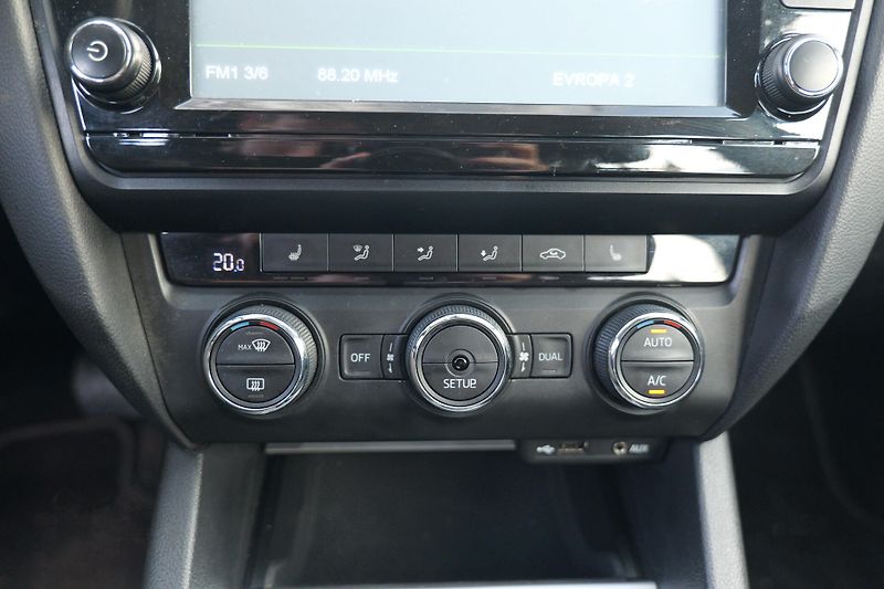 Škoda Octavia 2.0 TDI 110 kW DSG Tažné Navig - fotka 23 z 31