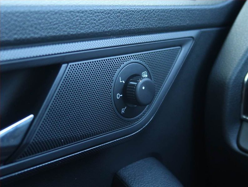 Škoda Fabia (2019) Style 1.0 TSI, Serv.kniha - fotka 22 z 23