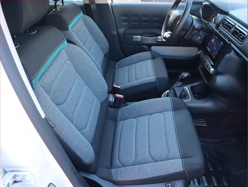 Citroën C3 (2023) 1.2 PureTech, Tempomat - fotka 9 z 19