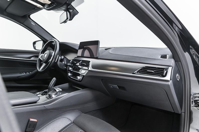 BMW Řada 5 545e xDrive Msport*1.majitel - fotka 13 z 38