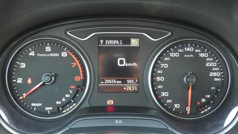 Audi Q2 1,0 TFSI Advanced - fotka 14 z 24