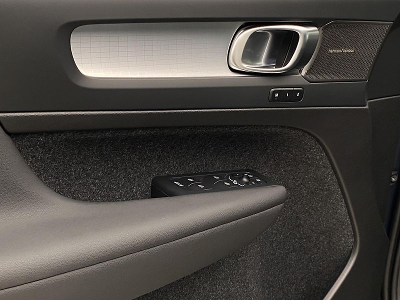 Volvo XC40 (2026) B3 AUT DARK ULTRA  - fotka 27 z 61